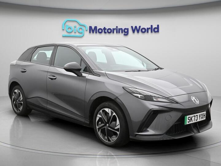 MG MG4 64kWh SE Long Range Auto 5dr