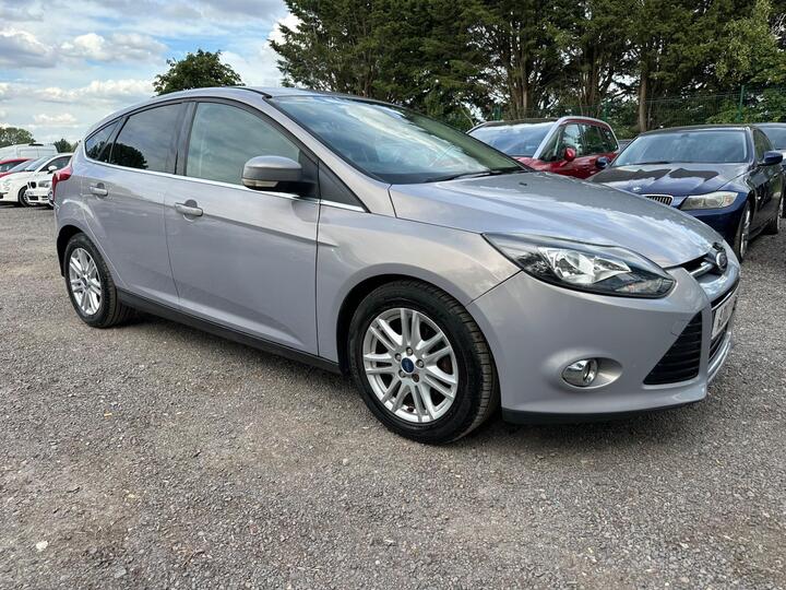 Ford Focus 1.0T EcoBoost Titanium Euro 5 (s/s) 5dr