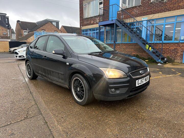 Ford Focus 1.6 Titanium 5dr