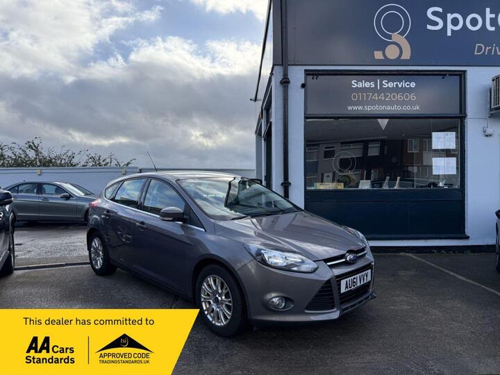 Ford FOCUS 1.6 Titanium Euro 5 5dr