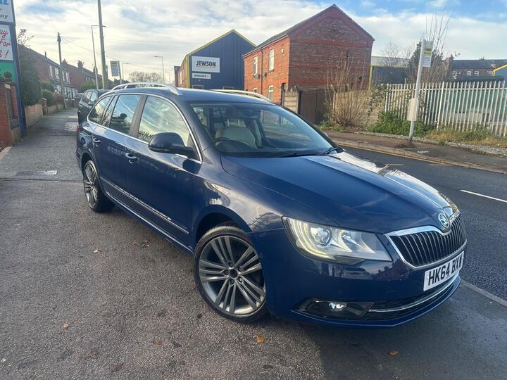 Skoda Superb 2.0 TDI Elegance DSG 4WD Euro 5 (s/s) 5dr