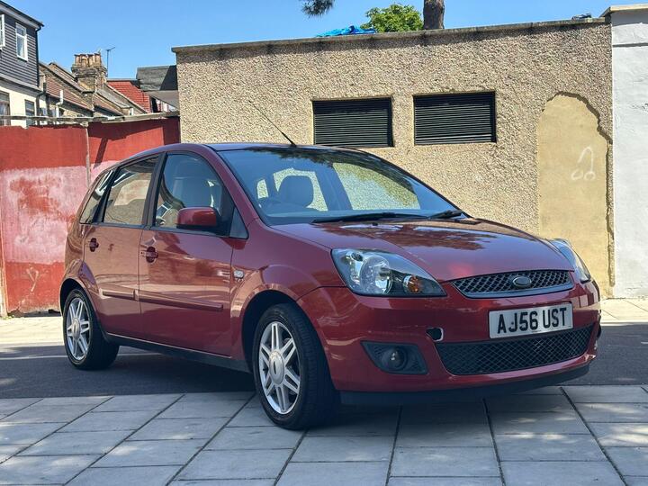 Ford Fiesta 1.4 Ghia 5dr