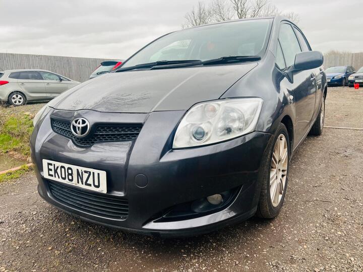 Toyota Auris 1.6 VVT-i SR 5dr