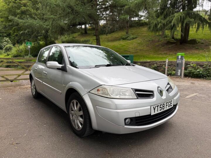 Renault Megane 1.6 VVT Dynamique 5dr