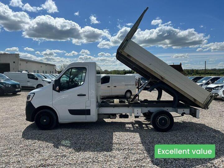 Renault Master Tipper MWB L2 (CAT N Insurance Loss) Business M135 EURO 6 NO VAT Renault Master Tipper MWB L2 (CAT N Insurance Loss) Business M135 EURO 6 NO VAT