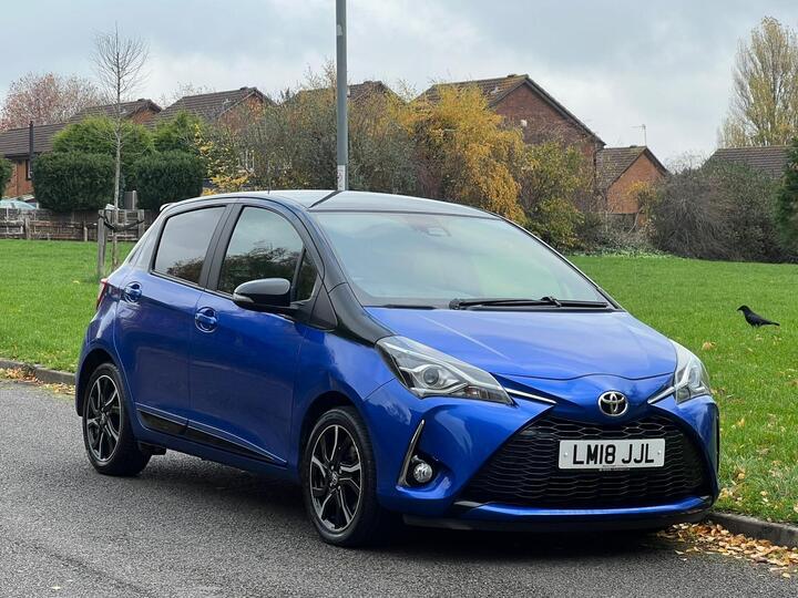 Toyota Yaris 1.5 VVT-i Grey Bi-Tone Euro 6 5dr Toyota Yaris 1.5 VVT-i Grey Bi-Tone Euro 6 5dr