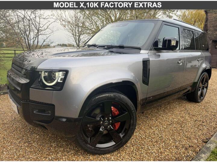 Land Rover DEFENDER 110 3.0 D300 MHEV X Auto 4WD Euro 6 (s/s) 5dr Land Rover DEFENDER 110 3.0 D300 MHEV X Auto 4WD Euro 6 (s/s) 5dr