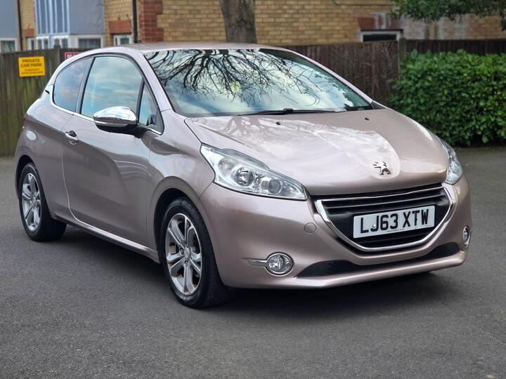 Peugeot 208 1.2 VTi Allure Euro 5 3dr