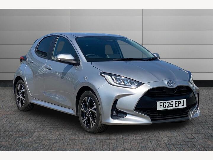 Toyota Yaris 1.5 VVT-h Design E-CVT Euro 6 (s/s) 5dr
