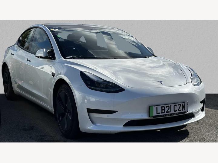 Tesla Model 3 Standard Range Plus Auto RWD 4dr