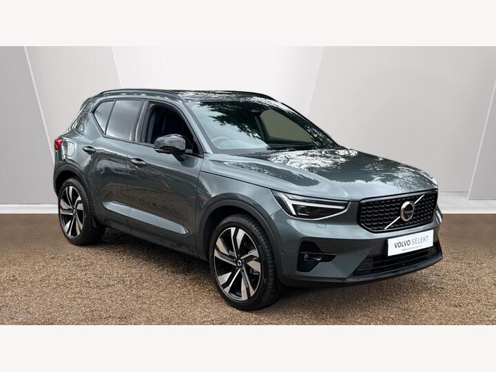 Volvo XC40 2.0 B3 MHEV Ultra Dark DCT Auto Euro 6 (s/s) 5dr