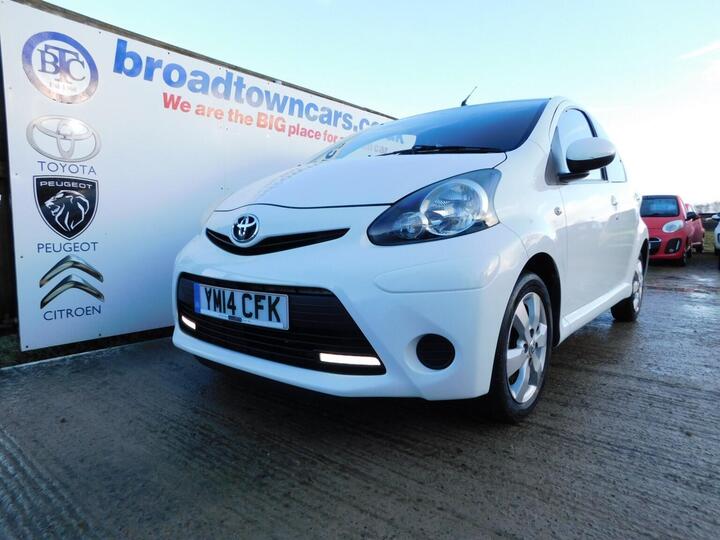 Toyota AYGO 1.0 VVT-i Move Euro 5 5dr Toyota AYGO 1.0 VVT-i Move Euro 5 5dr