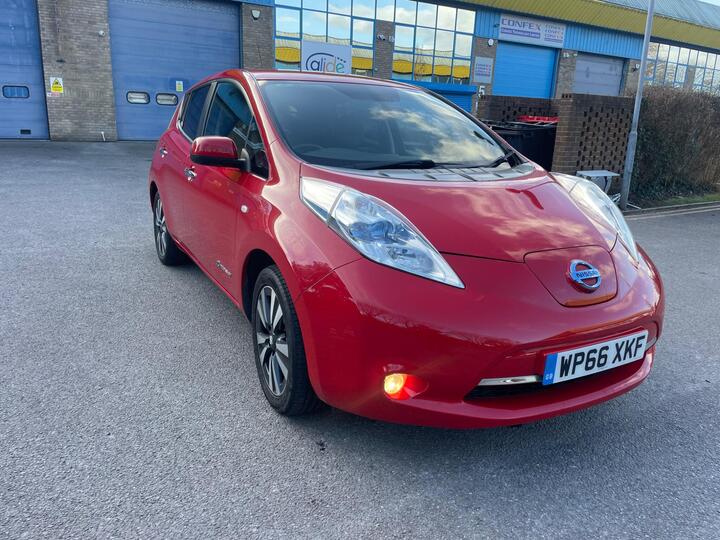 Nissan Leaf 30kWh Tekna Auto 5dr
