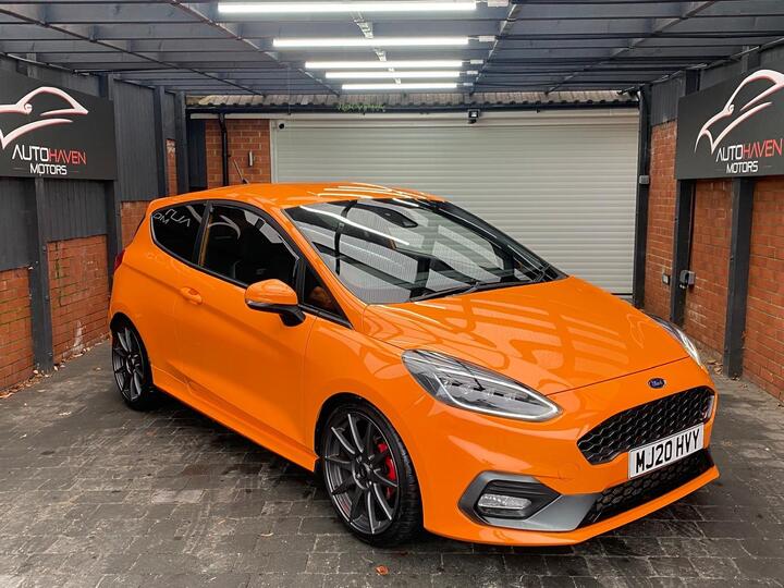 Ford Fiesta 1.5T EcoBoost ST Performance Edition Euro 6 (s/s) 3dr Ford Fiesta 1.5T EcoBoost ST Performance Edition Euro 6 (s/s) 3dr
