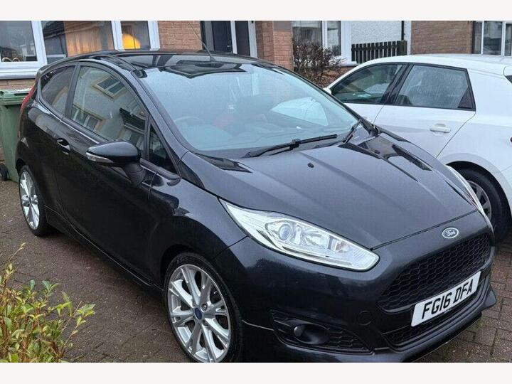 Ford Fiesta 1.0T EcoBoost Zetec S Euro 6 (s/s) 3dr Ford Fiesta 1.0T EcoBoost Zetec S Euro 6 (s/s) 3dr