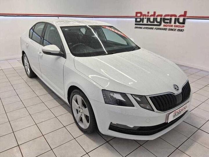 Skoda Octavia 1.6 TDI SCR SE Drive Euro 6 (s/s) 5dr Skoda Octavia 1.6 TDI SCR SE Drive Euro 6 (s/s) 5dr