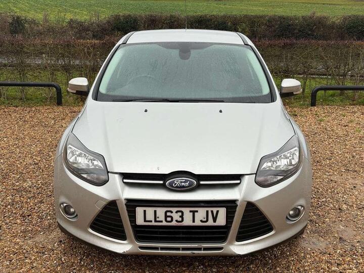Ford Focus 1.0T EcoBoost Zetec Euro 5 (s/s) 5dr