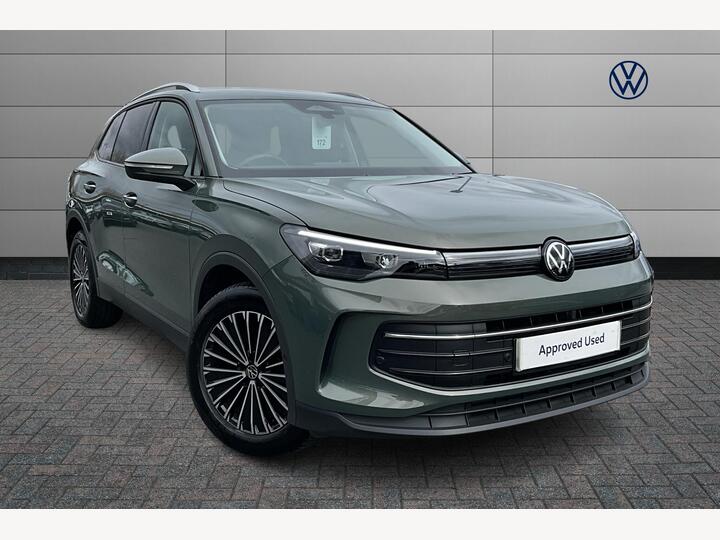 Volkswagen Tiguan 1.5 ETSI MHEV Match DSG Euro 6 (s/s) 5dr Volkswagen Tiguan 1.5 ETSI MHEV Match DSG Euro 6 (s/s) 5dr