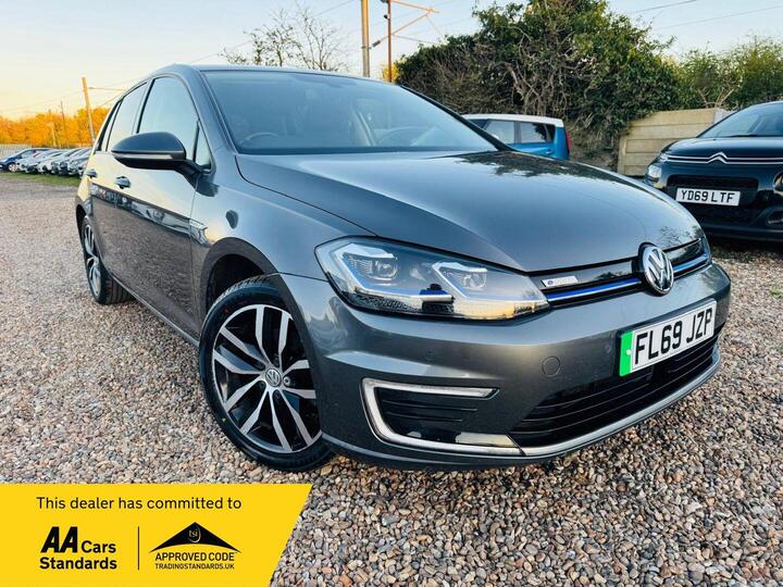 Volkswagen E-Golf 35.8kWh E-Golf Auto 5dr
