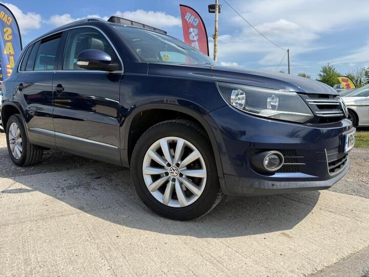 Volkswagen Tiguan 2.0 TDI BlueMotion Tech Match DSG 4WD Euro 5 (s/s) 5dr Volkswagen Tiguan 2.0 TDI BlueMotion Tech Match DSG 4WD Euro 5 (s/s) 5dr