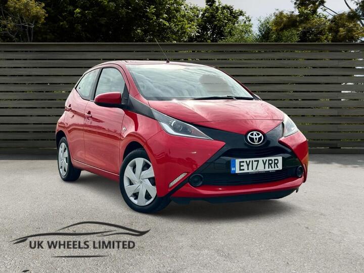 Toyota AYGO 1.0 VVT-i X-play X-shift Euro 6 5dr