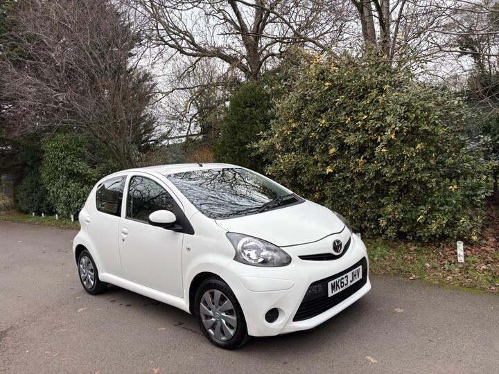 Toyota AYGO 1.0 VVT-i Move Euro 5 5dr