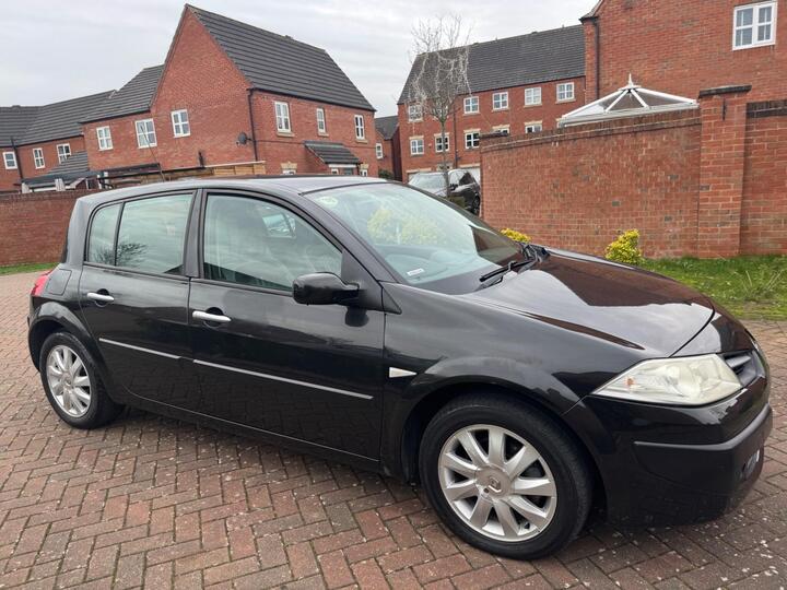 Renault Megane 1.6 VVT Dynamique 5dr Renault Megane 1.6 VVT Dynamique 5dr