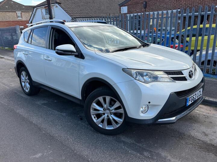 Toyota RAV4 2.2 D-CAT Invincible Auto 4WD Euro 5 5dr