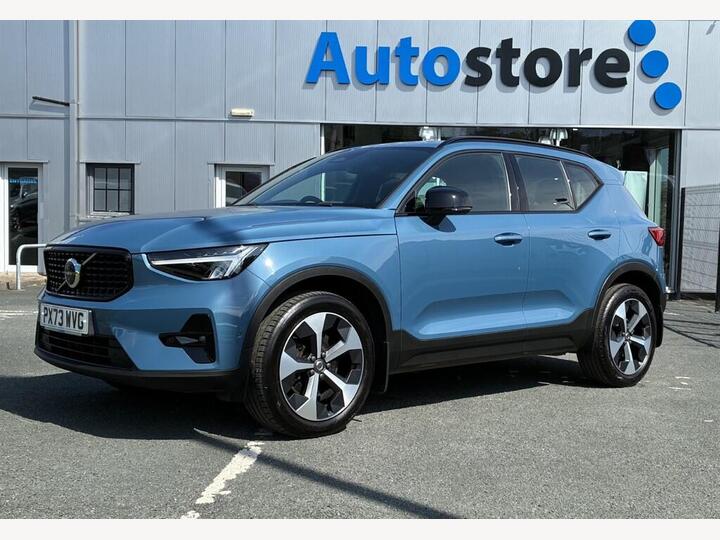 Volvo XC40 2.0 B3 MHEV Plus Dark DCT Auto Euro 6 (s/s) 5dr