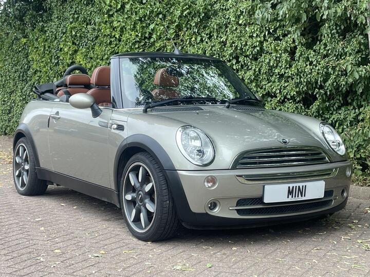MINI Convertible 1.6 Cooper Sidewalk CVT Euro 4 2dr
