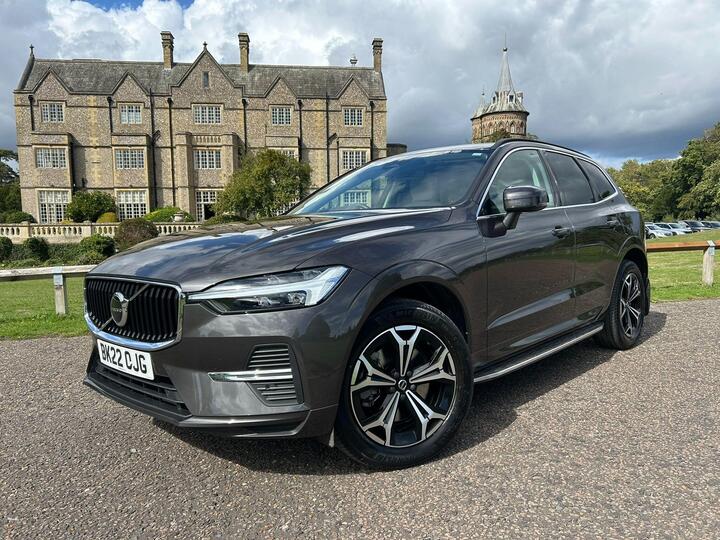 Volvo XC60 2.0 B4 MHEV Momentum Auto AWD Euro 6 (s/s) 5dr
