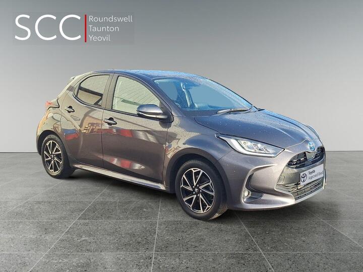 Toyota Yaris 1.5 VVT-h Design E-CVT Euro 6 (s/s) 5dr