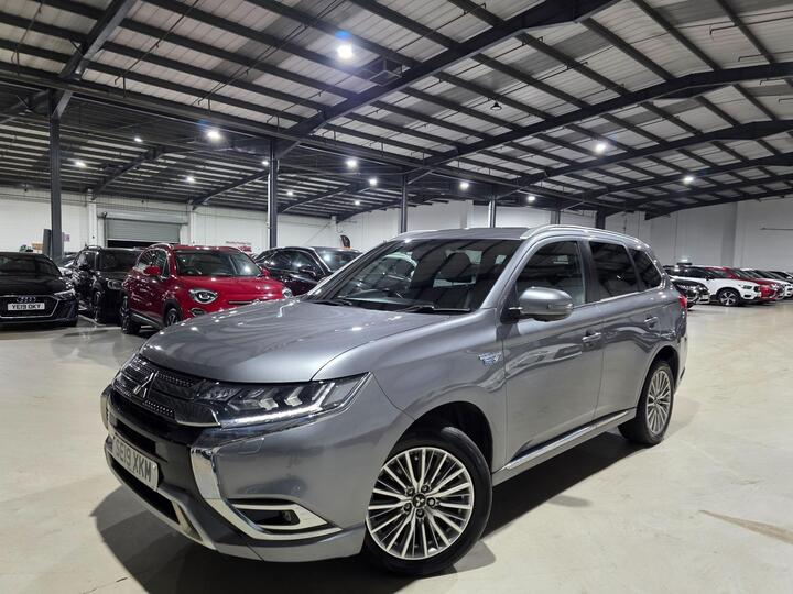 Mitsubishi Outlander 2.4h TwinMotor 13.8kWh 4h CVT 4WD Euro 6 (s/s) 5dr