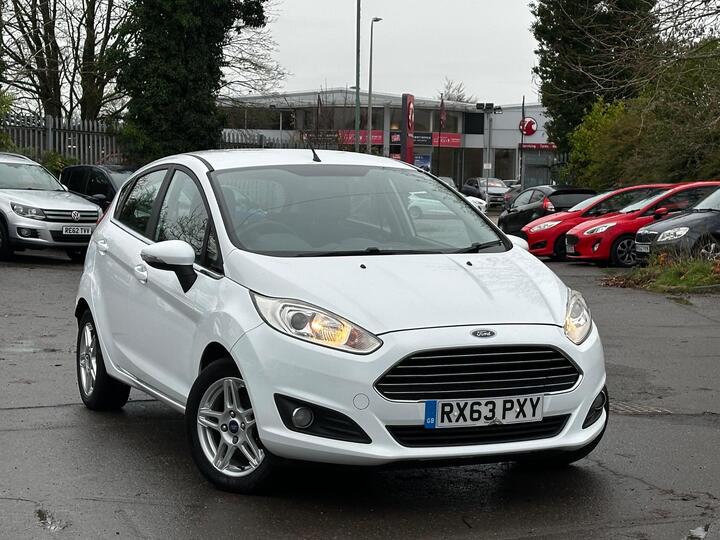Ford Fiesta 1.0T EcoBoost Zetec Euro 5 (s/s) 5dr Ford Fiesta 1.0T EcoBoost Zetec Euro 5 (s/s) 5dr