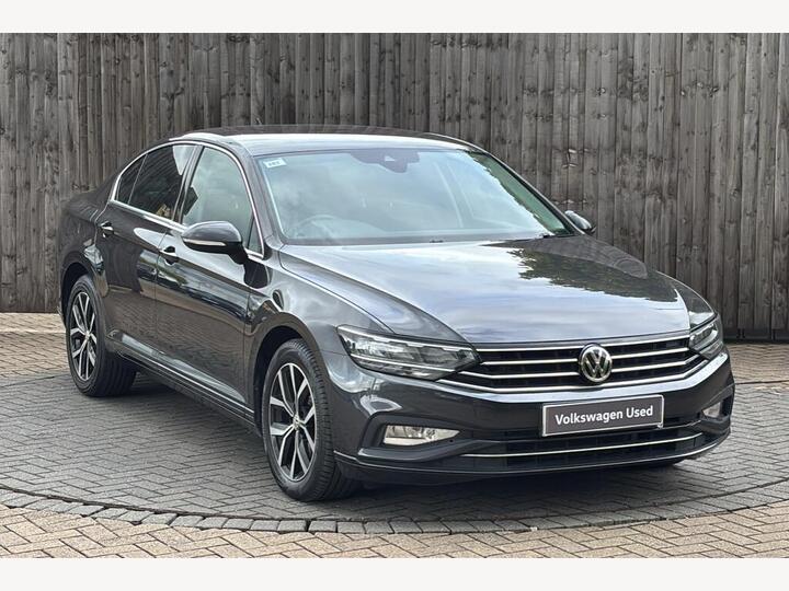 Volkswagen Passat 2.0 TDI EVO SEL DSG Euro 6 (s/s) 4dr Volkswagen Passat 2.0 TDI EVO SEL DSG Euro 6 (s/s) 4dr