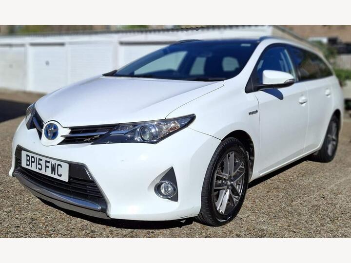 Toyota Auris 1.8 VVT-h Icon+ Touring Sports CVT Euro 5 (s/s) 5dr Toyota Auris 1.8 VVT-h Icon+ Touring Sports CVT Euro 5 (s/s) 5dr