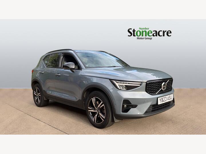 Volvo XC40 2.0 B3 MHEV Plus Dark DCT Auto Euro 6 (s/s) 5dr