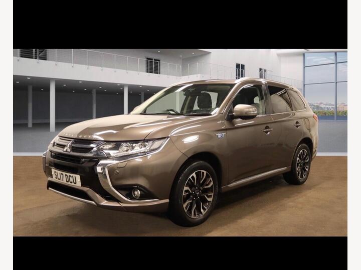 Mitsubishi Outlander 2.0h 12kWh 5hs CVT 4WD Euro 6 (s/s) 5dr Mitsubishi Outlander 2.0h 12kWh 5hs CVT 4WD Euro 6 (s/s) 5dr