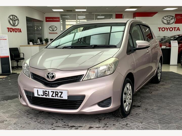 Toyota Yaris 1.33 Dual VVT-i TR Multidrive S Euro 5 5dr Toyota Yaris 1.33 Dual VVT-i TR Multidrive S Euro 5 5dr