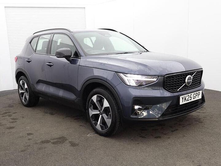 Volvo XC40 2.0 B4 MHEV Plus Dark DCT Auto Euro 6 (s/s) 5dr