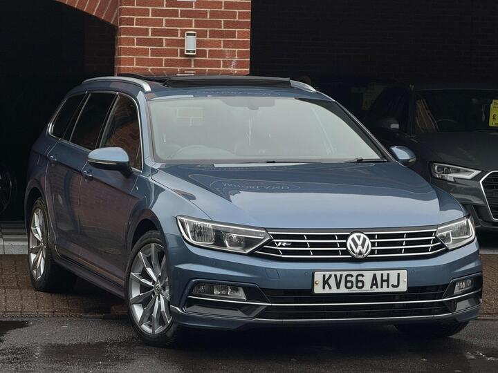 Volkswagen Passat 2.0 TDI BlueMotion Tech R-Line DSG Euro 6 (s/s) 5dr