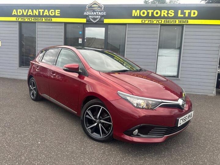 Toyota Auris 1.2 VVT-i Design Euro 6 (s/s) 5dr (Safety Sense)