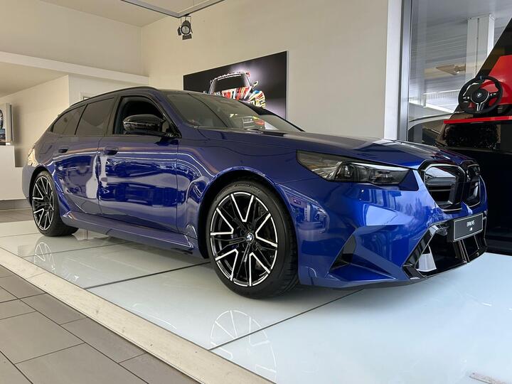 BMW M5 4.4 22.1kWh Touring Steptronic XDrive Euro 6 (s/s) 5dr