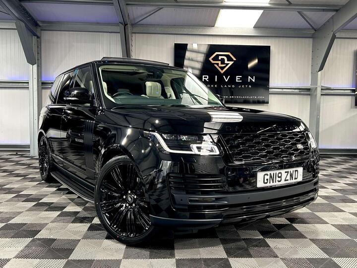 Land Rover Range Rover 3.0 SD V6 Vogue Auto 4WD Euro 6 (s/s) 5dr Land Rover Range Rover 3.0 SD V6 Vogue Auto 4WD Euro 6 (s/s) 5dr