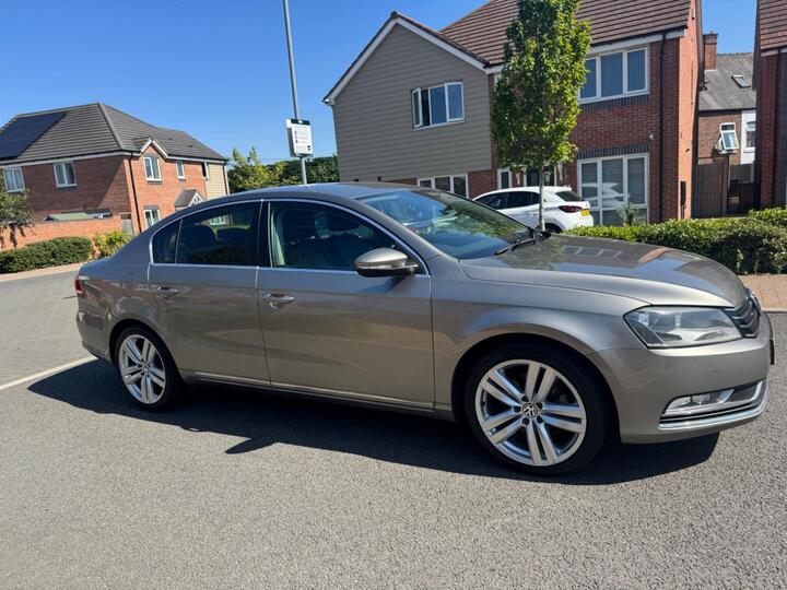 Volkswagen Passat 2.0 TDI BlueMotion Tech Executive Euro 5 (s/s) 4dr