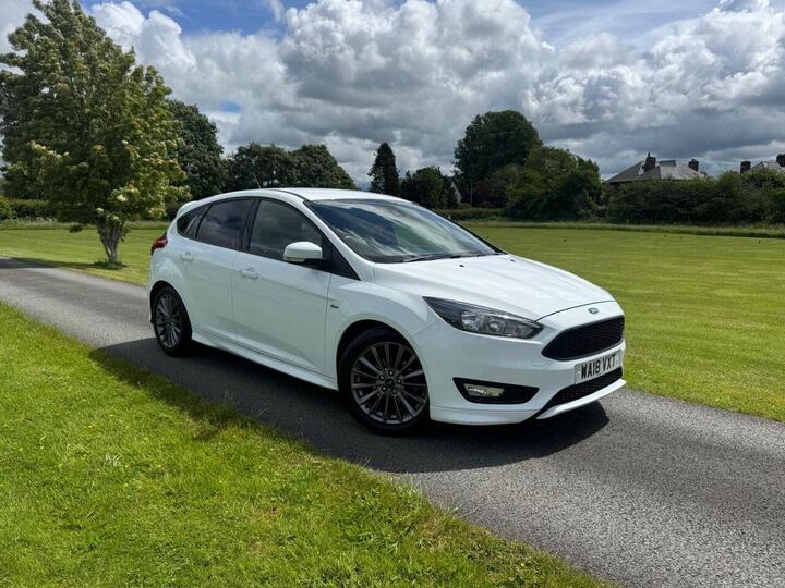 Ford FOCUS 1.0T EcoBoost ST-Line Euro 6 (s/s) 5dr