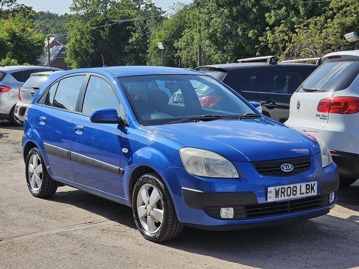 Kia Rio 1.5 CRDi LS Red Hatchback 5dr Diesel Manual (121 G/km, 108 Bhp)