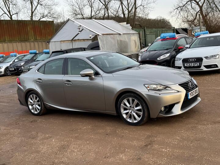 Lexus IS 2.5 300h Luxury E-CVT Euro 5 (s/s) 4dr