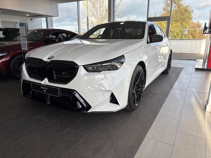 BMW M5 4.4 22.1kWh Steptronic XDrive Euro 6 (s/s) 4dr