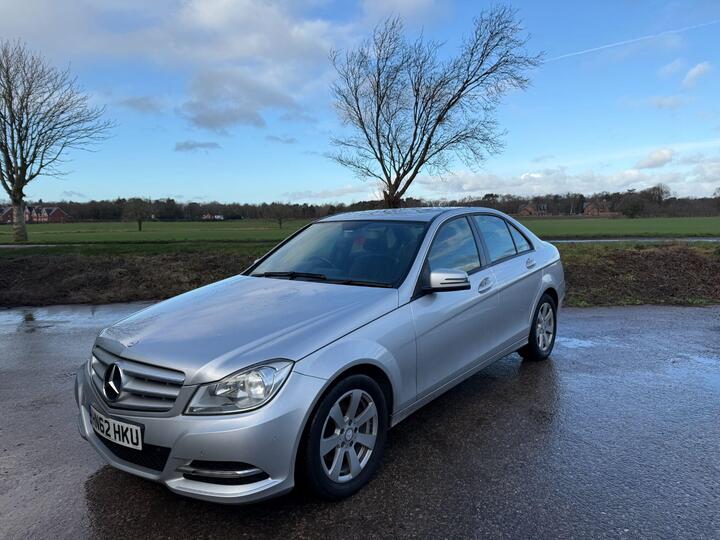 Mercedes-Benz C Class 1.6 C180 BlueEfficiency Executive SE Euro 5 (s/s) 4dr